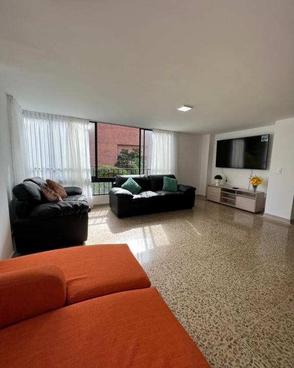 Los Naranjos Apartment | 232 mt2, Mejor ubicación en Medellín al lado del tesoro