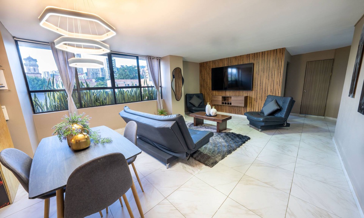Zona Rosa Apartment | 3BR w Arcade 1 Block from Lleras Park