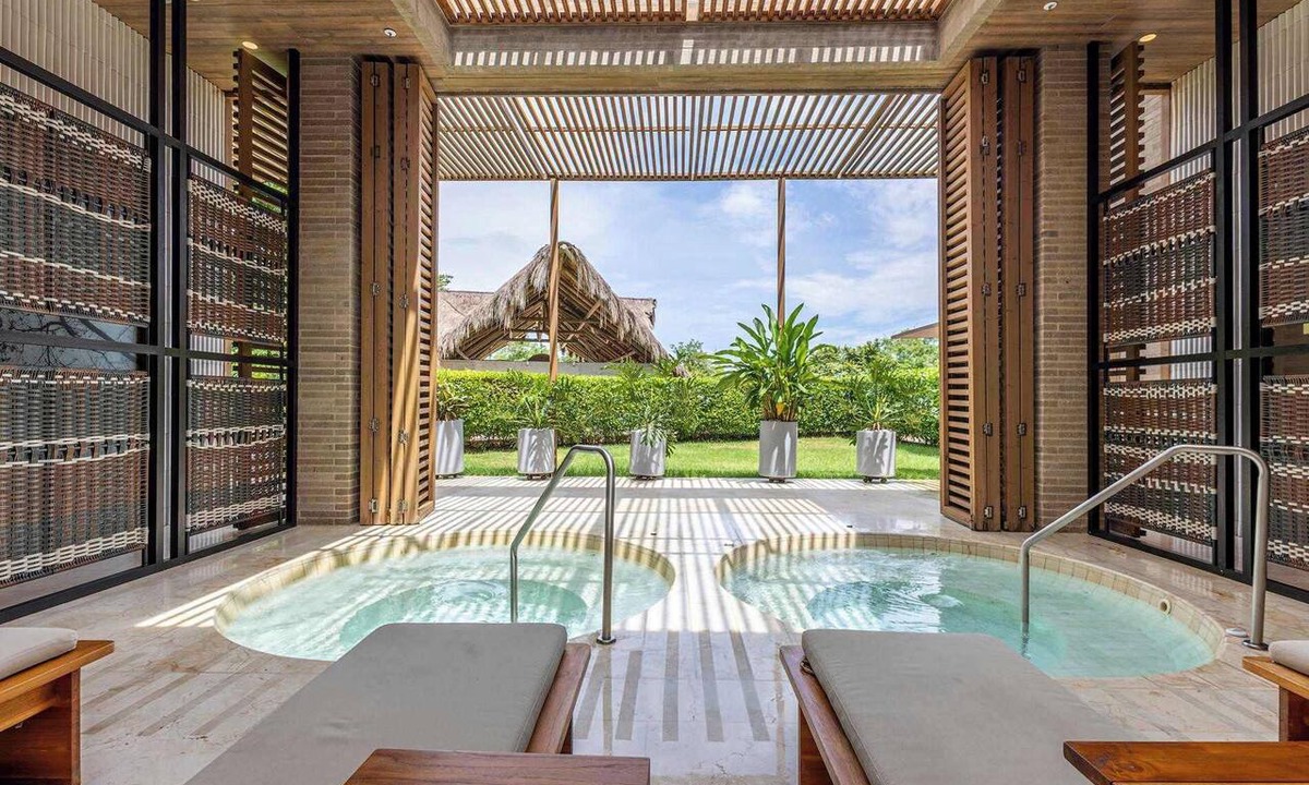 Porto Nao Apartment | 3BR waterfront retreat with pool and jacuzzi