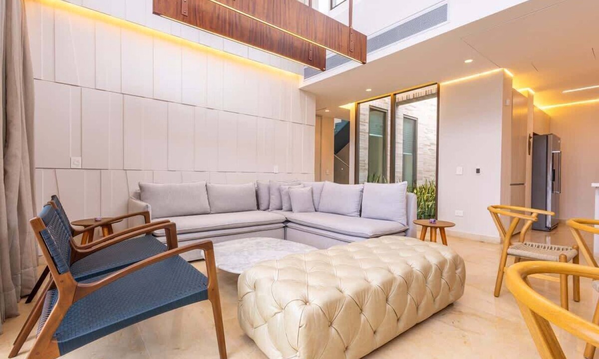 Porto Nao Villa | 4BR retreat - pool, gym and beach