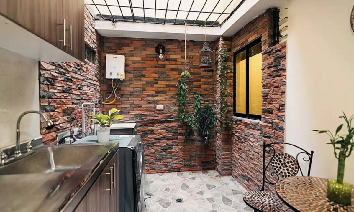 Los Naranjos Apartment | A cozy little spot in El Poblado!