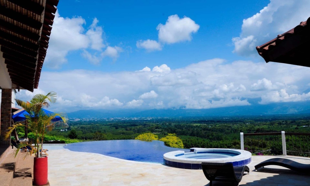 Montenegro Cottage | A spectacular country house in the heart of the coffee-growing region.