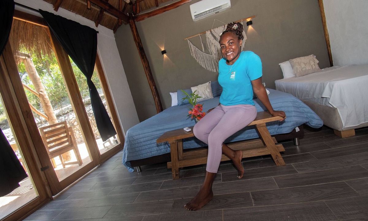 Tierra Bomba Island Hostel | AMALIFE Beach Club & Hotel