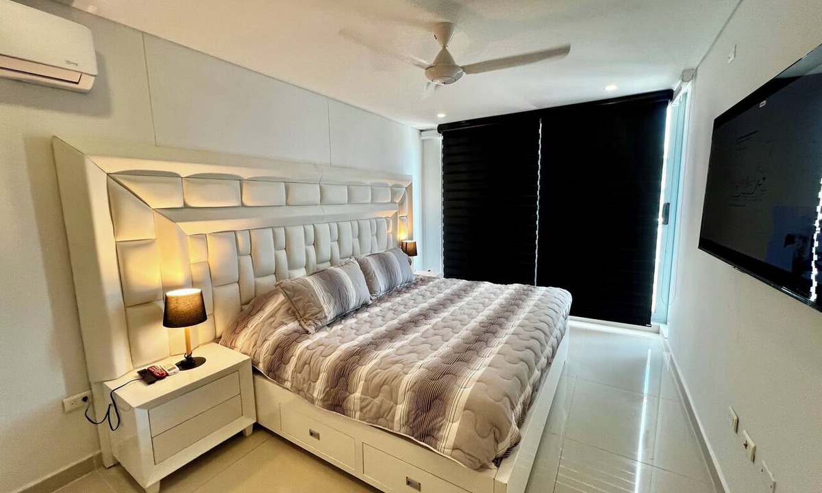 Alto Prado Apartment | An elegant, comfortable apartment in an excellent location. Cafes and Restaurants.