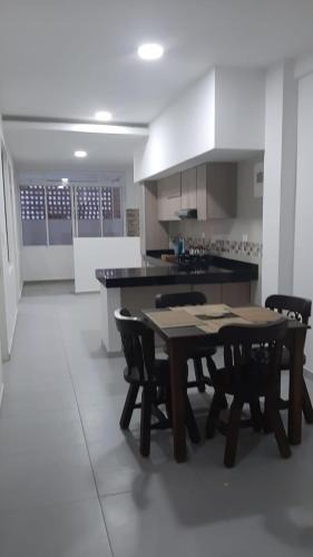 Jamundi Apartment | Apartamento 2 habitaciones (1 principal), cocina, comedor, sala, 2 baños