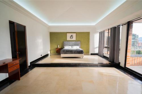 Las Lomas I Apartment | Apartamento amplio en El Poblado, cerca de Provenza