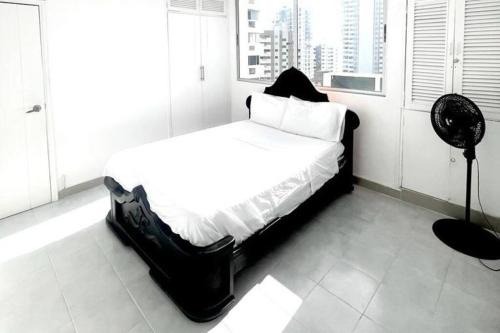 Bocagrande Apartment | Apartamento Edificio los Delfines Bocagrande , ubicación y precio