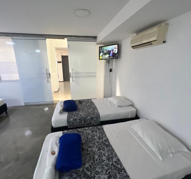 Cartago Apartment | Apartamento para grupos grandes dentro de centro comercial con frisby