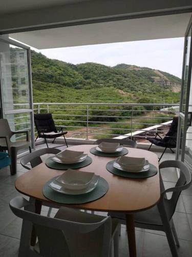 Girardot Apartment | Apartamento vista a la montaña