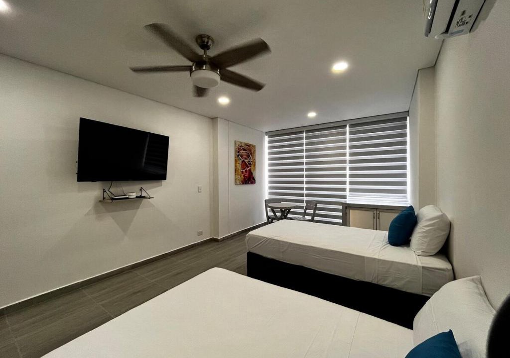 El Laguito Apartment | Apt luxury wifi AC pool at Cartagena