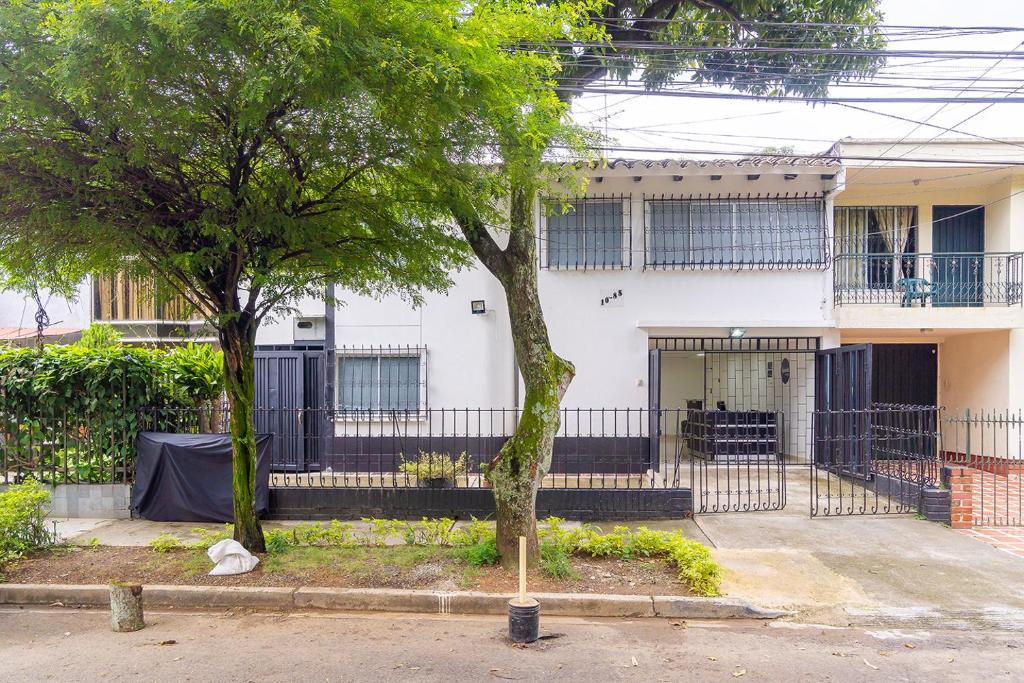 Cali Hotel | Ayenda Casa Impacto 66