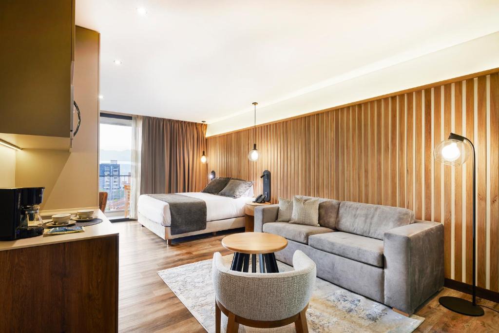 Los Naranjos Hotel | Blues Suites Medellín
