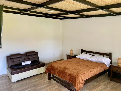 Floresta House | Cabaña MALAVI Colibrí