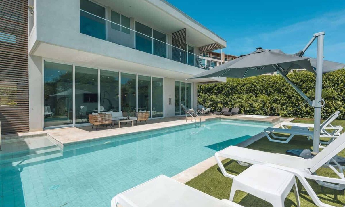 Porto Nao Villa | Calablanca villa w/pool, dock & game room