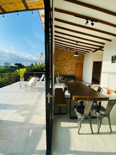 Alcala House | Casa campestre en el eje cafetro, piscina, fogata y naturaleza