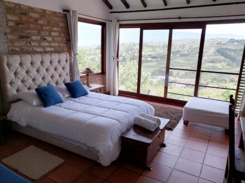 Villa de Leyva House | casa colores de la montaña