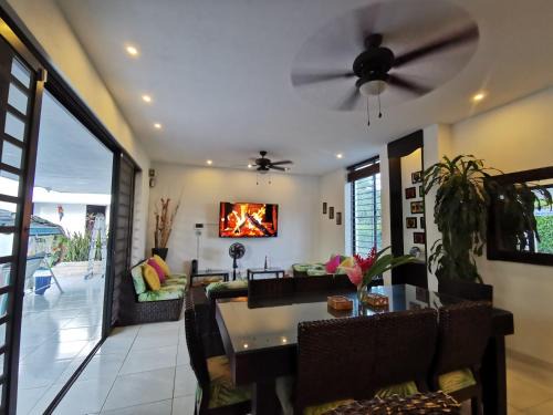 Flandes House | Casa condominio santa ana
