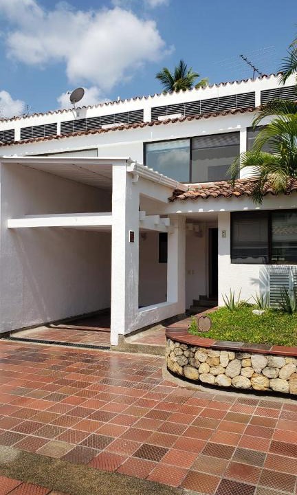 Girardot House | Casa en condominio