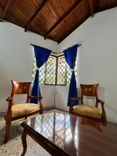 Guadalajara de Buga Apartment | CASA FAMILAR frente al parque
