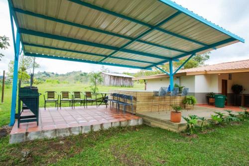 Marinilla Villa | Casa finca amplia y acogedora en Guatape