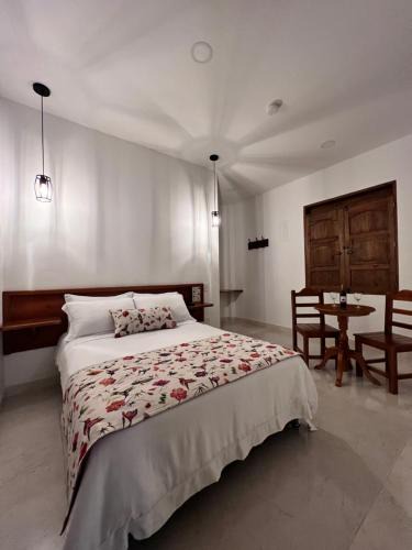 Jardin Hotel | Casa Isabel Hotel