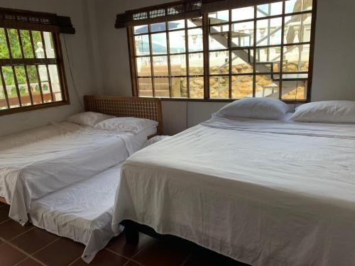Prado House | Casa Isla en la Represa de Prado