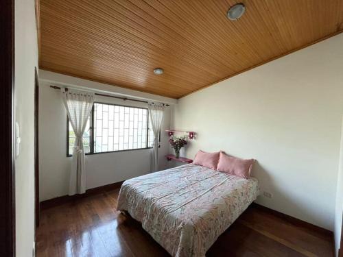 Barrios Unidos House | Casa Linda