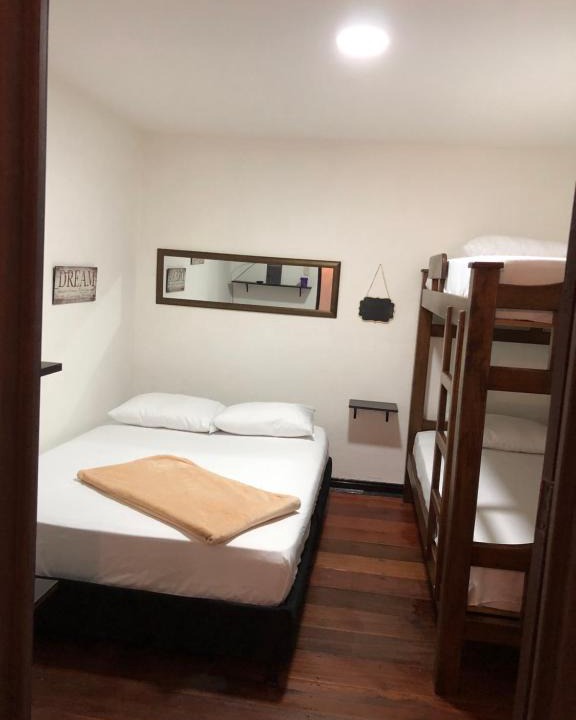 La Estrella House | Casa Victoria Cafe-Hostal