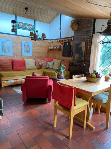 Sesquile House | Chalet Guata & Exclusividad & Ubicación estratégica