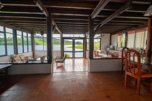 Yotoco Apartment | Chalet junto al lago con muelle privado