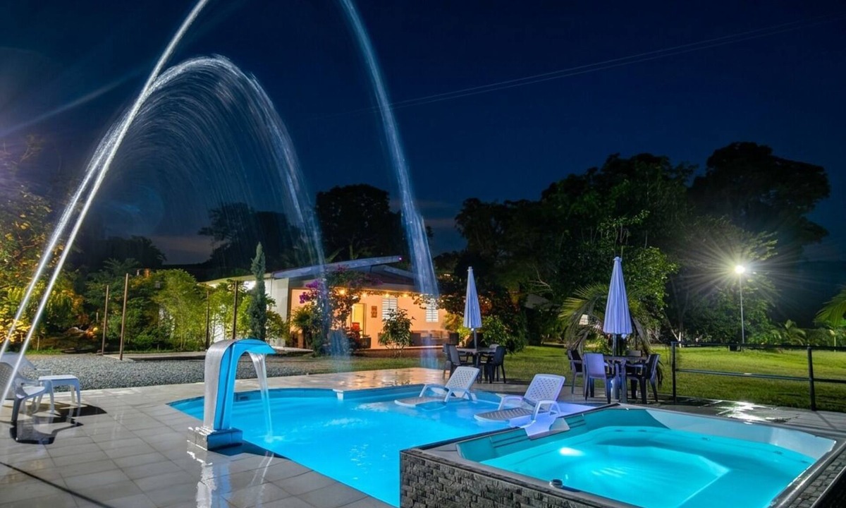 Quimbaya Ski Chalet | Chalet - private family estate near Parque del Café - Coffee Region.