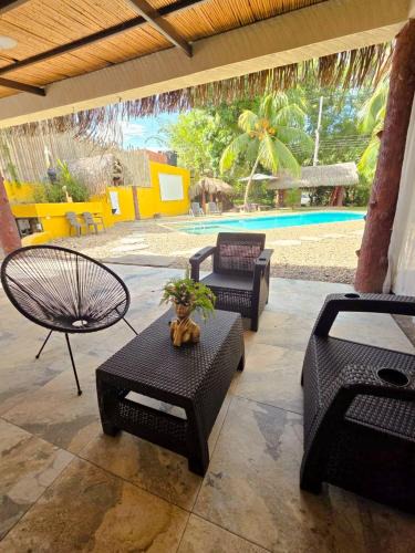 Melgar House | Chalet Tropical en melgar, piscina privada
