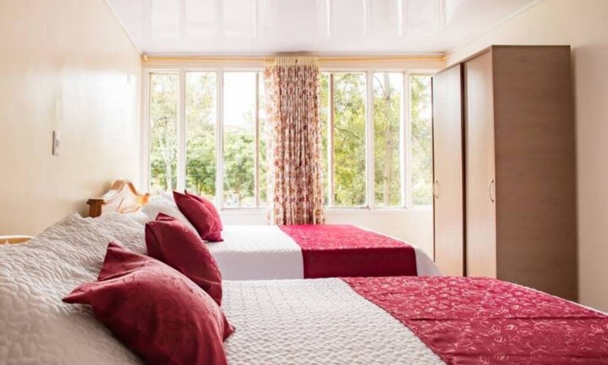 Campin House | City Center House's Bedroom w/Garden, Private Bathrooms & Free WiFi