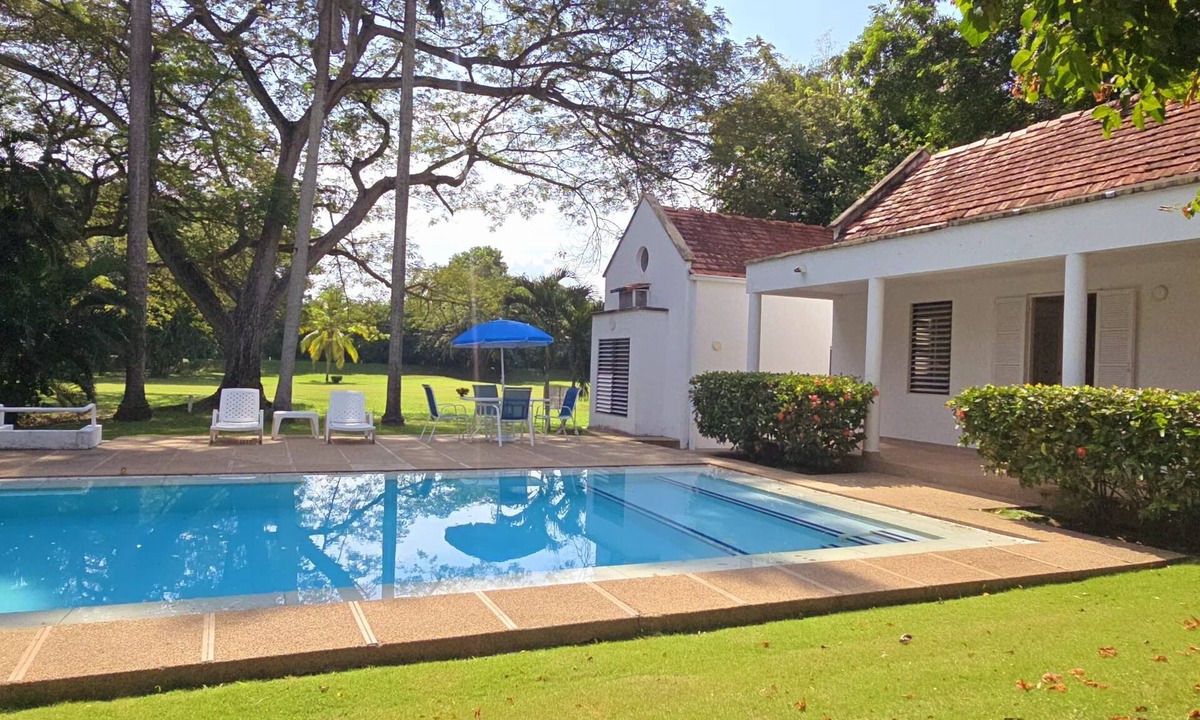 Ricaurte House | Club Puerto Peñalisa beautiful five bedroom country house.