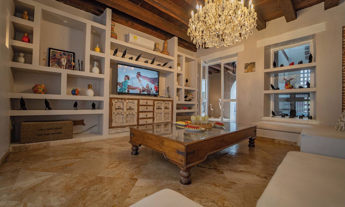 Cartagena Walled City House | Colonial house in the historical center, ideal for friends or families.