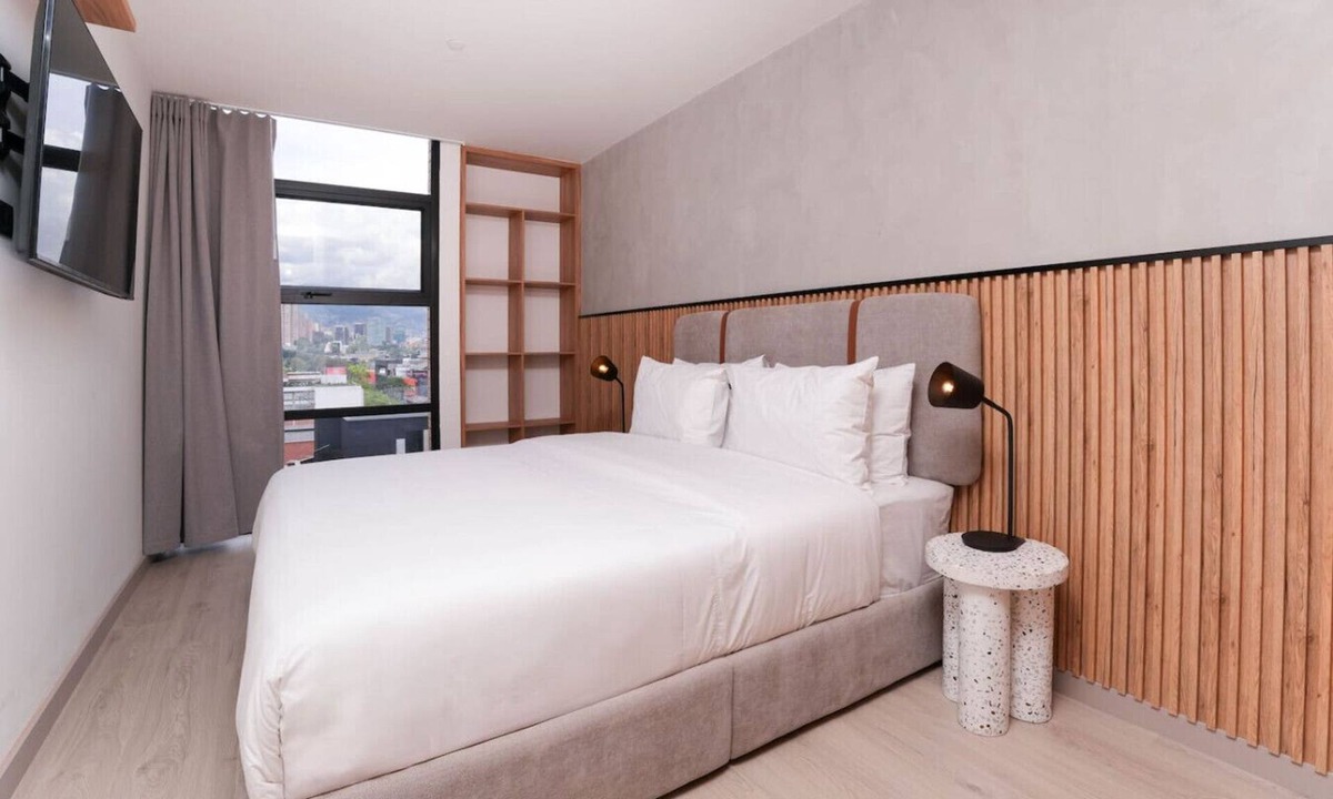 San Diego Apartment | Digital Nomad 2BR Apt – Jacuzzi +Cowork in Poblado