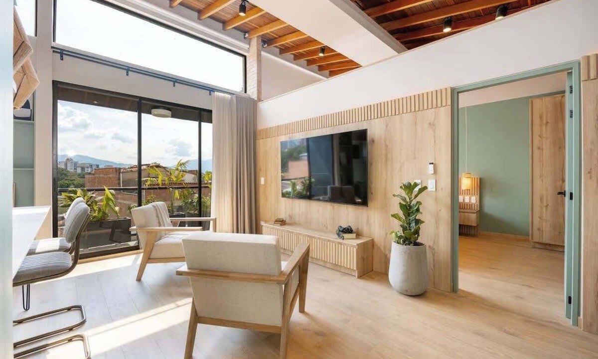 El Poblado Condo | Digital Nomad Paradise 3 units-4BR w/AC in Manila