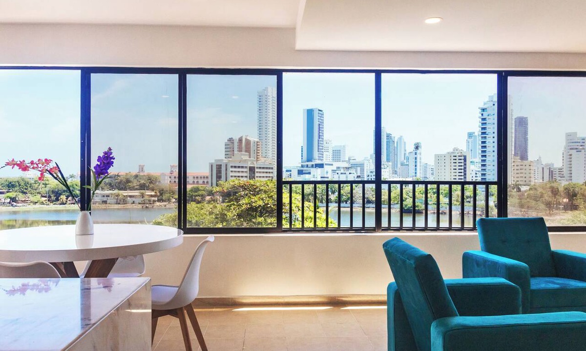 El Laguito Apartment | El Laguito Modern Duplex – Lake View, Pool, 24/7 Security, Steps to Beach