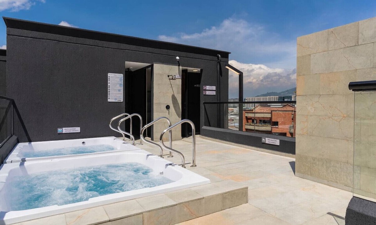 San Diego Apartment | El Poblado 3BR Retreat–Jacuzzi & Remote Work Ready