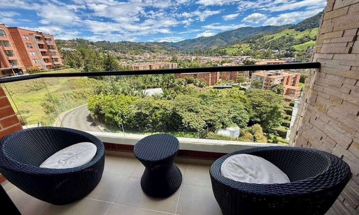 Retiro Apartment | El Retiro apartment – peaceful, quiet, yet close to downtown with LOVELY views!