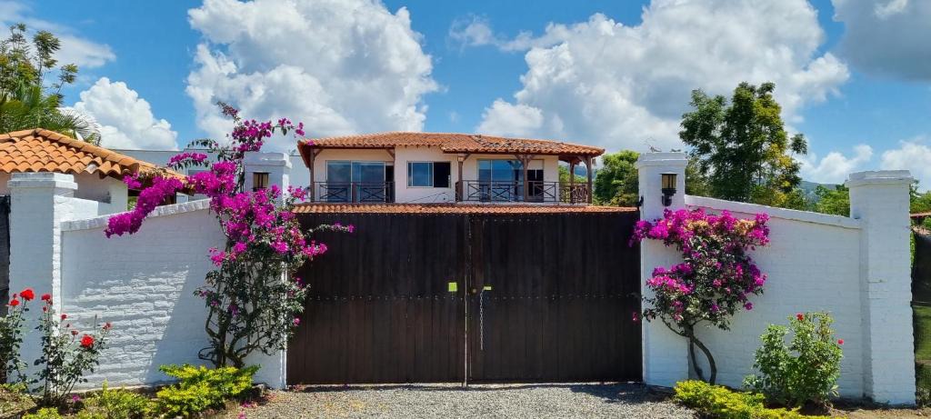 Yotoco House | Espectacular Finca en el Lago Calima