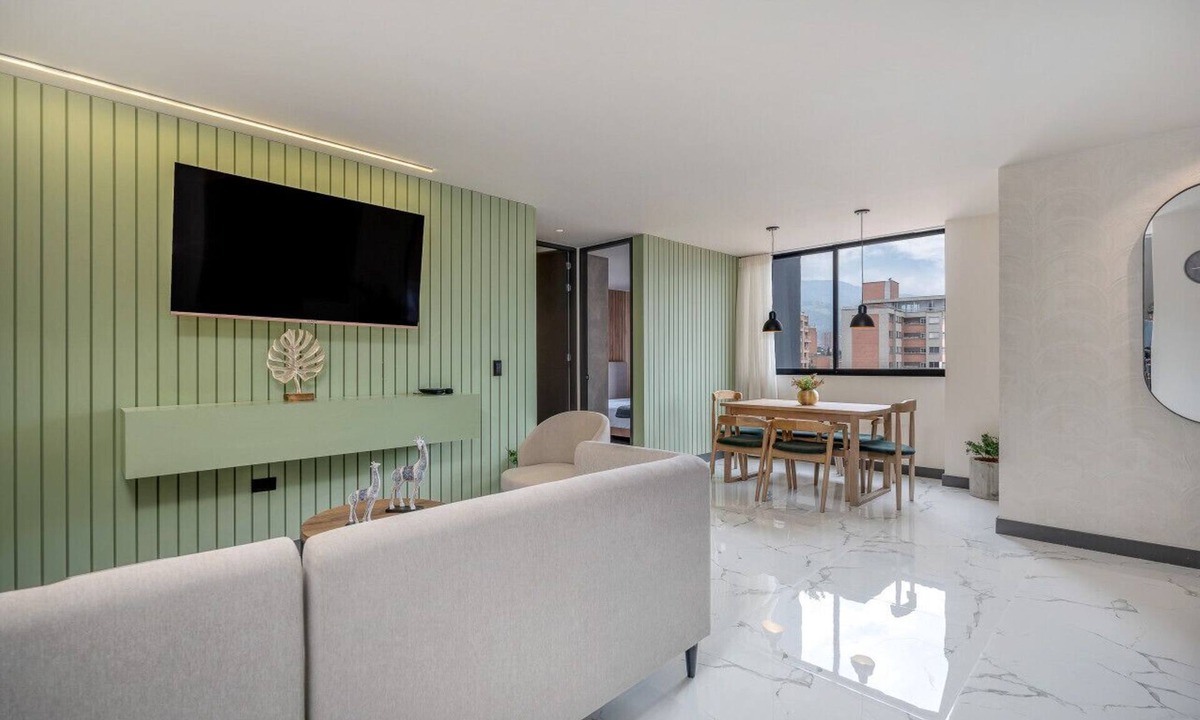 Laureles - Estadio Apartment | Exquisite 3BR Oasis with AC Luxe style in Laureles