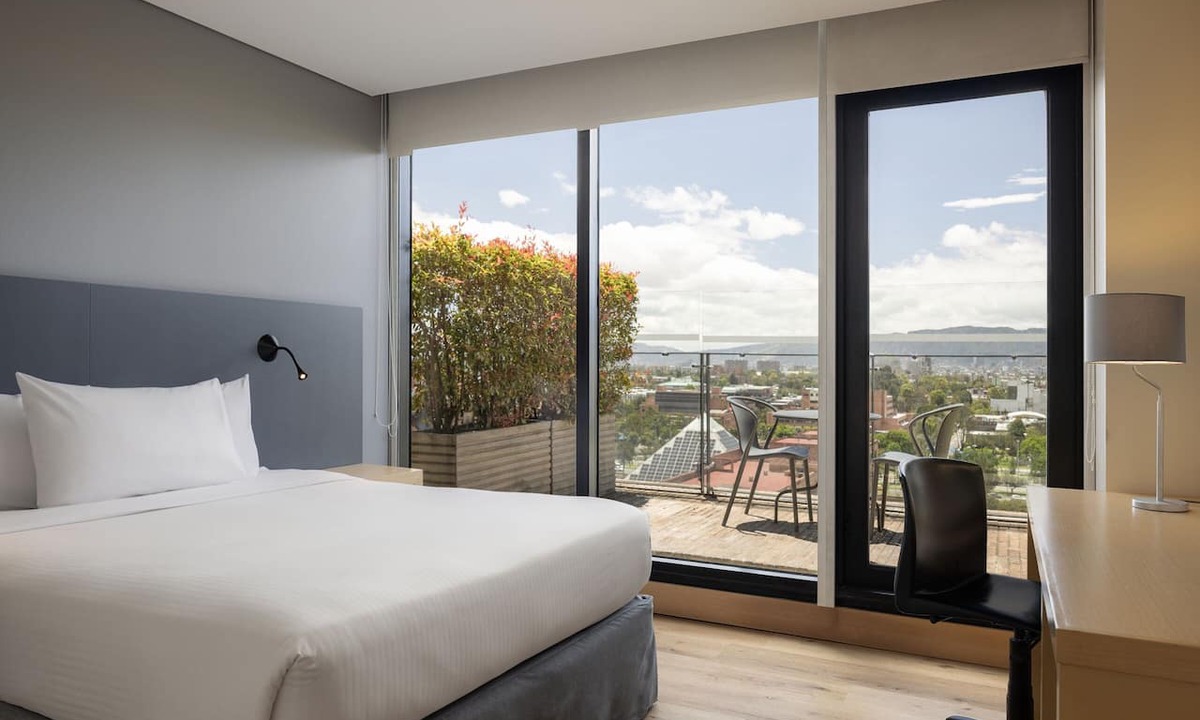 Bogota Hotel | Fairfield by Marriott Bogota Embajada