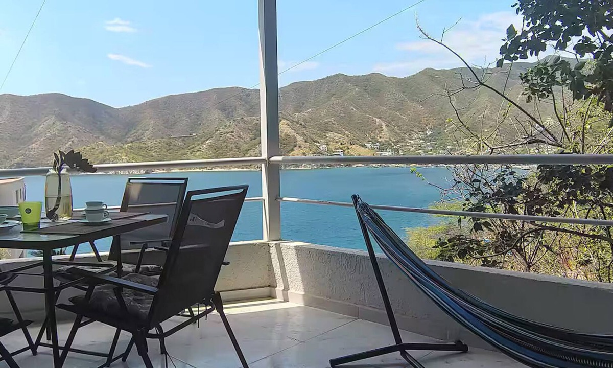 Taganga Apartment | Family-Friendly Beach Snorkeling Retreat