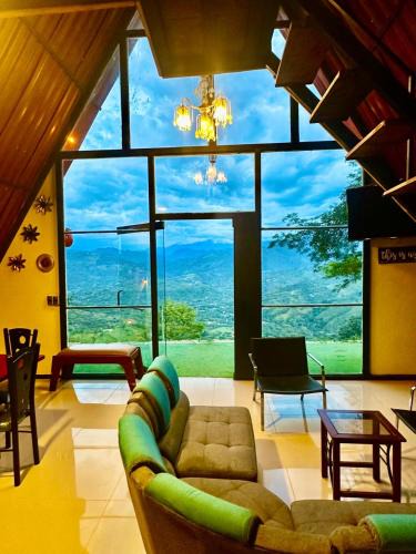 Villeta Ski Chalet | Finca Dulce Amanecer