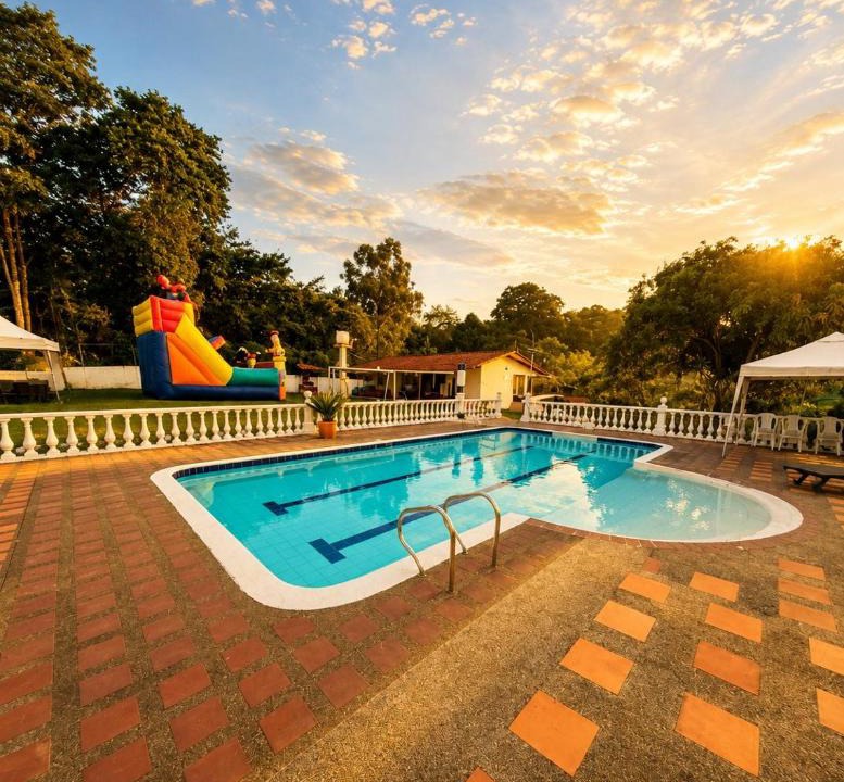 Alegrias Villa | Finca Privada Villa Aurora - Piscina, Jacuzzi y Descanso en Familia