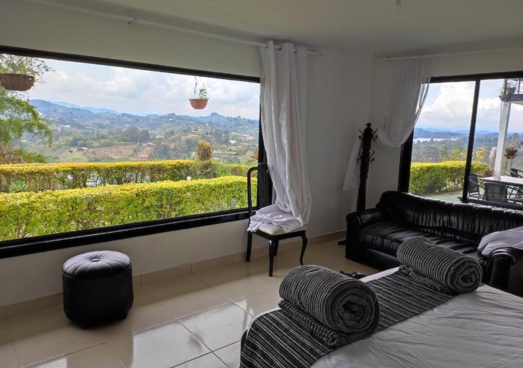 El Penol Villa | Finca Villa del Lago