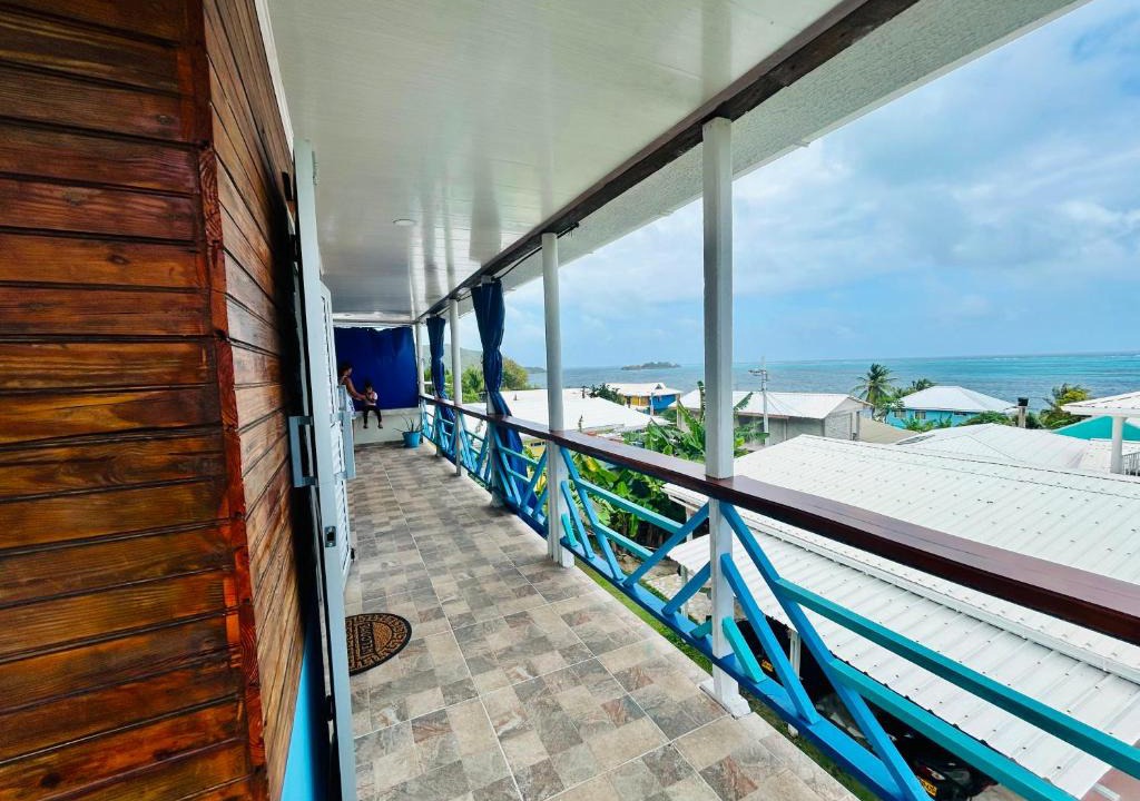 Providencia Hotel | Full Moon View Lodge