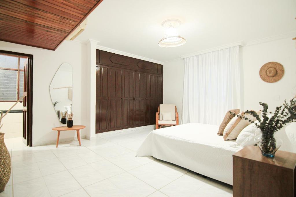 Historic Center House | habitacion privada en apartamento en el centro historico, cerca a la bahía parque de los novios y playa