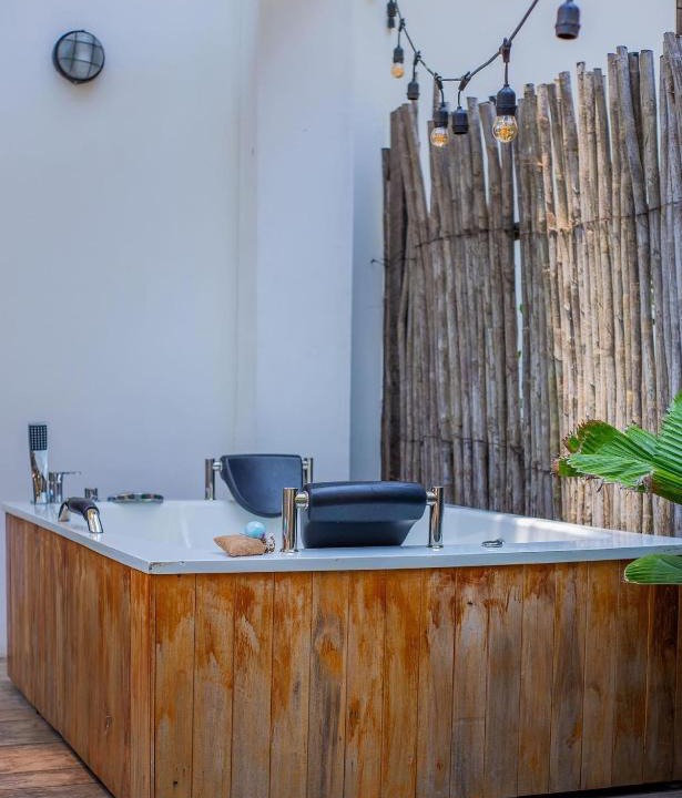Tierra Bomba Island Hotel | HABITACION TIPO CABAÑA CON BALCON EN ISLA DE TIERRA BOMBA CON DESAYUNO AIRE ACONDICIONADO Y WIFi
